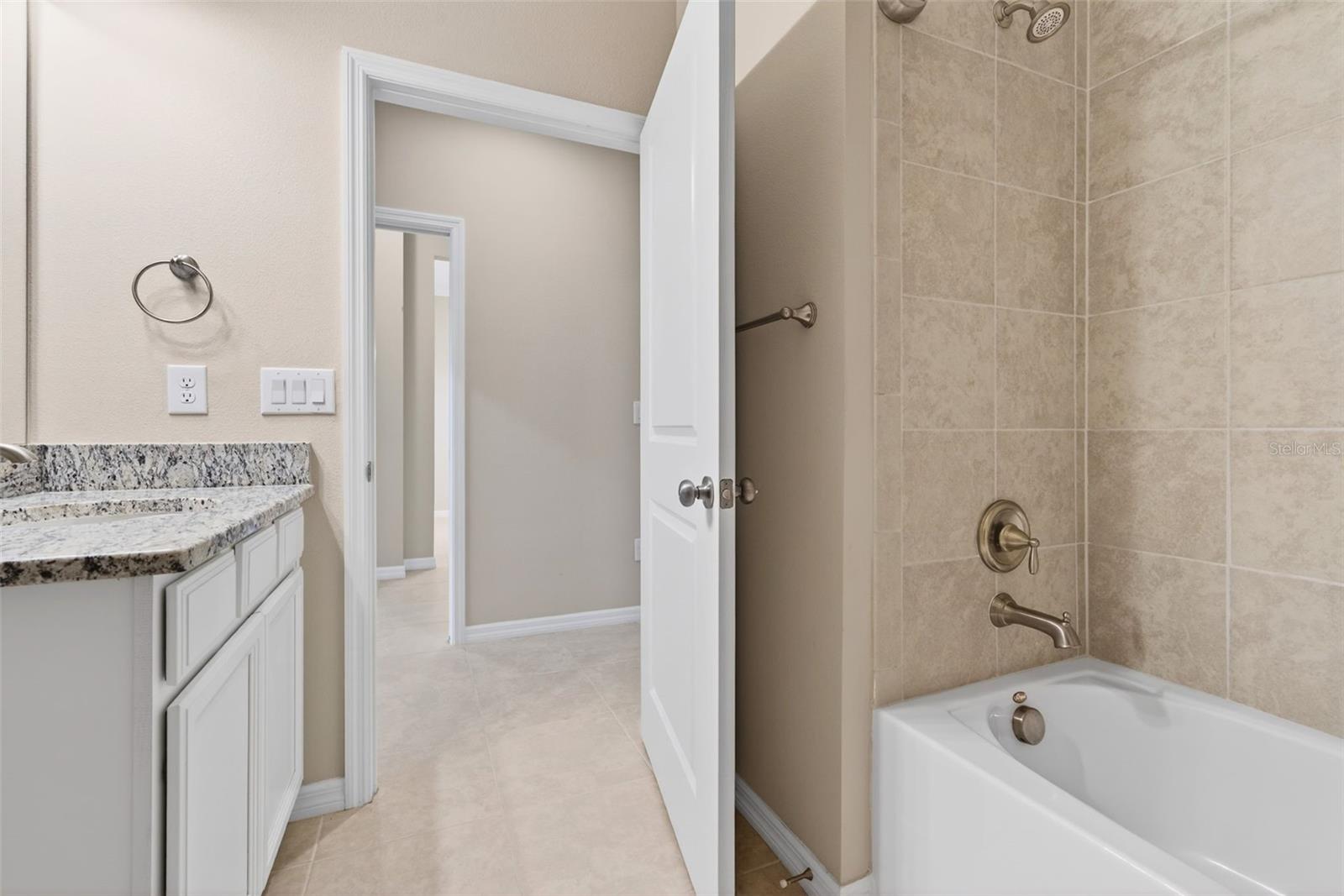 Image 49 of 99 For 13738 Messina Loop 103