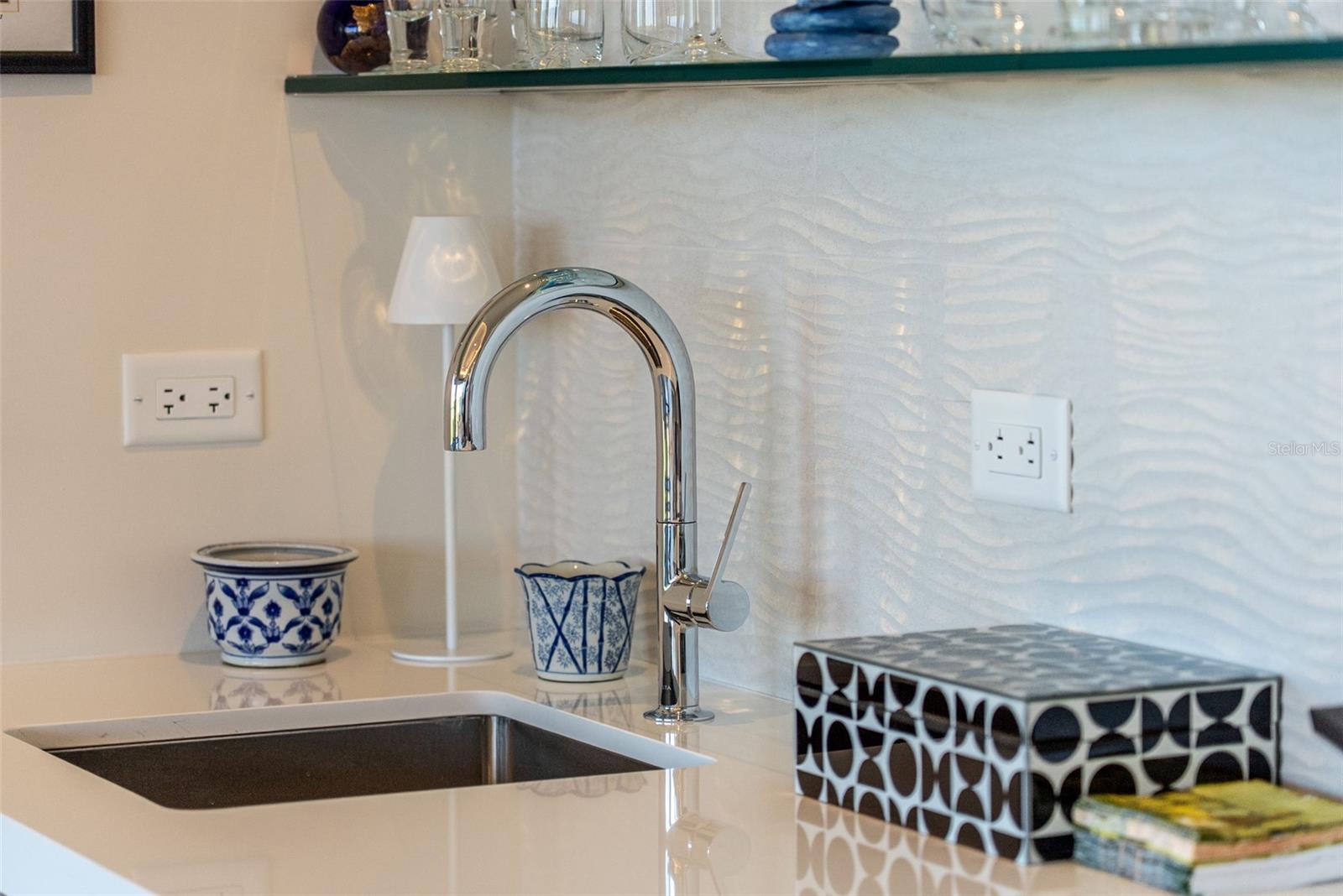 Image 16 of 88 For 1591 Gulf Of Mexico Drive 412