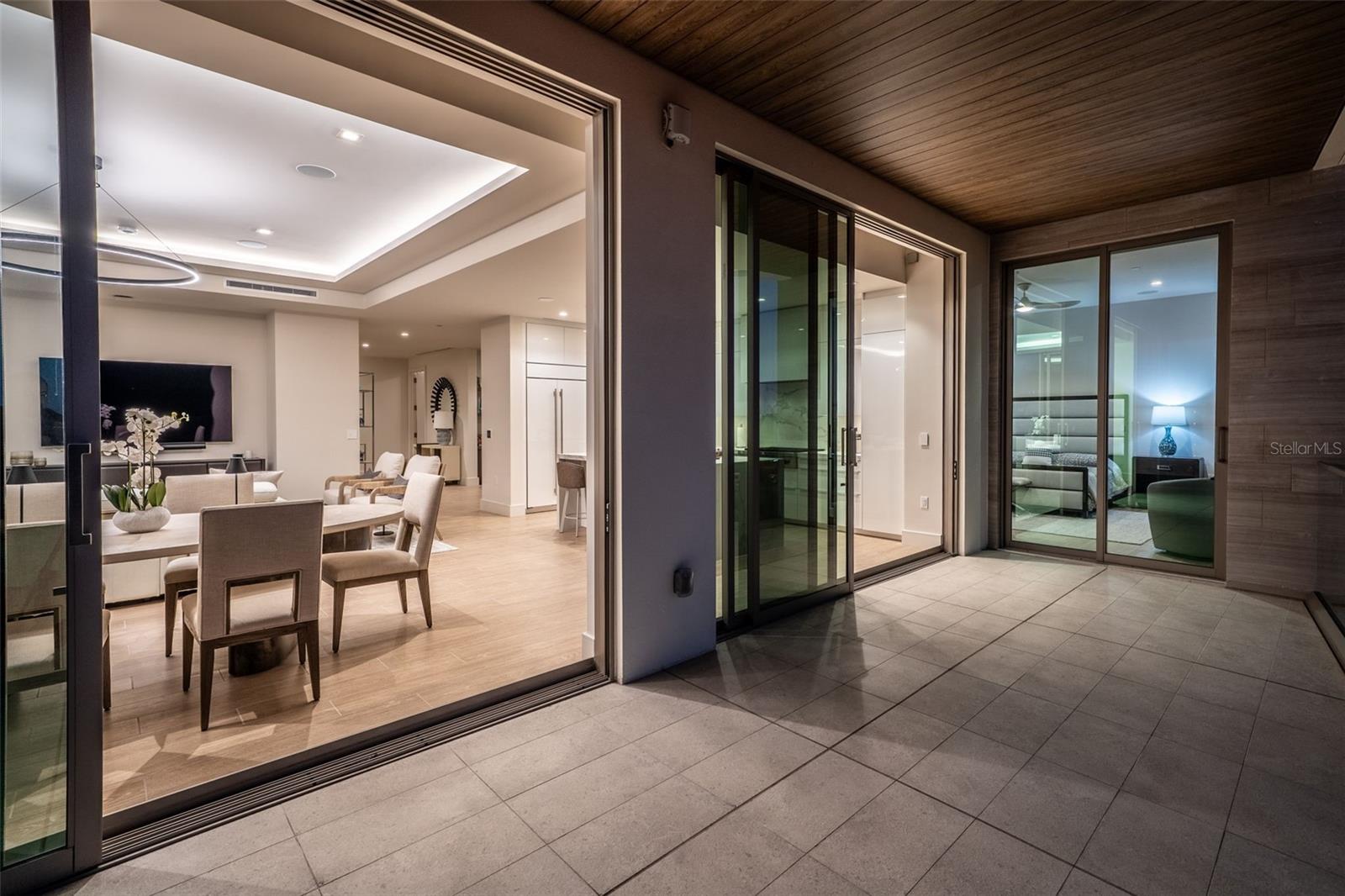 Image 23 of 88 For 1591 Gulf Of Mexico Drive 412