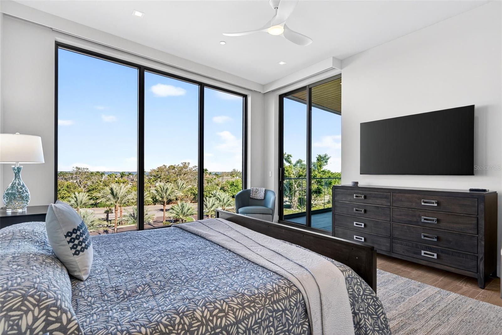 Image 32 of 88 For 1591 Gulf Of Mexico Drive 412