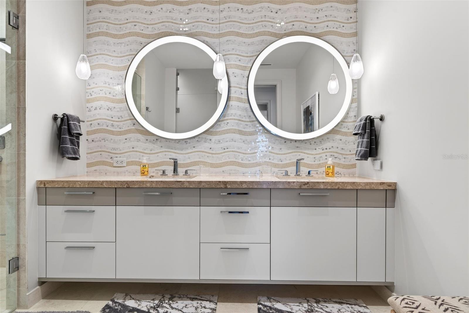 Image 36 of 88 For 1591 Gulf Of Mexico Drive 412