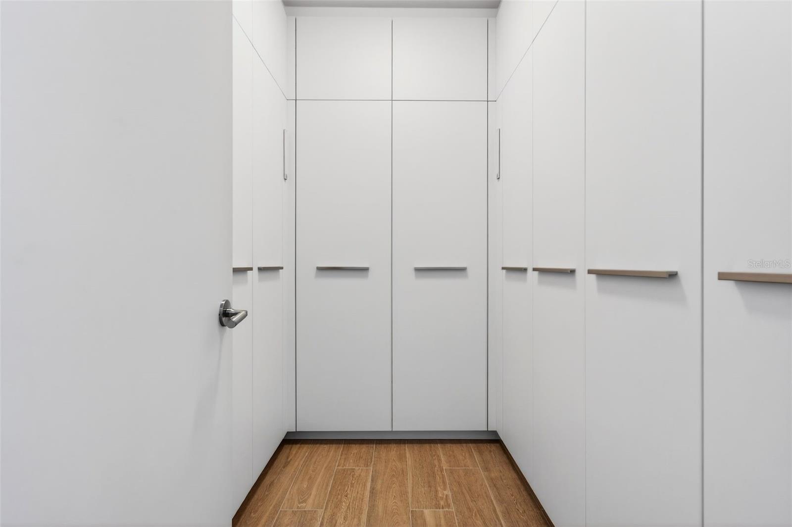 Image 38 of 88 For 1591 Gulf Of Mexico Drive 412