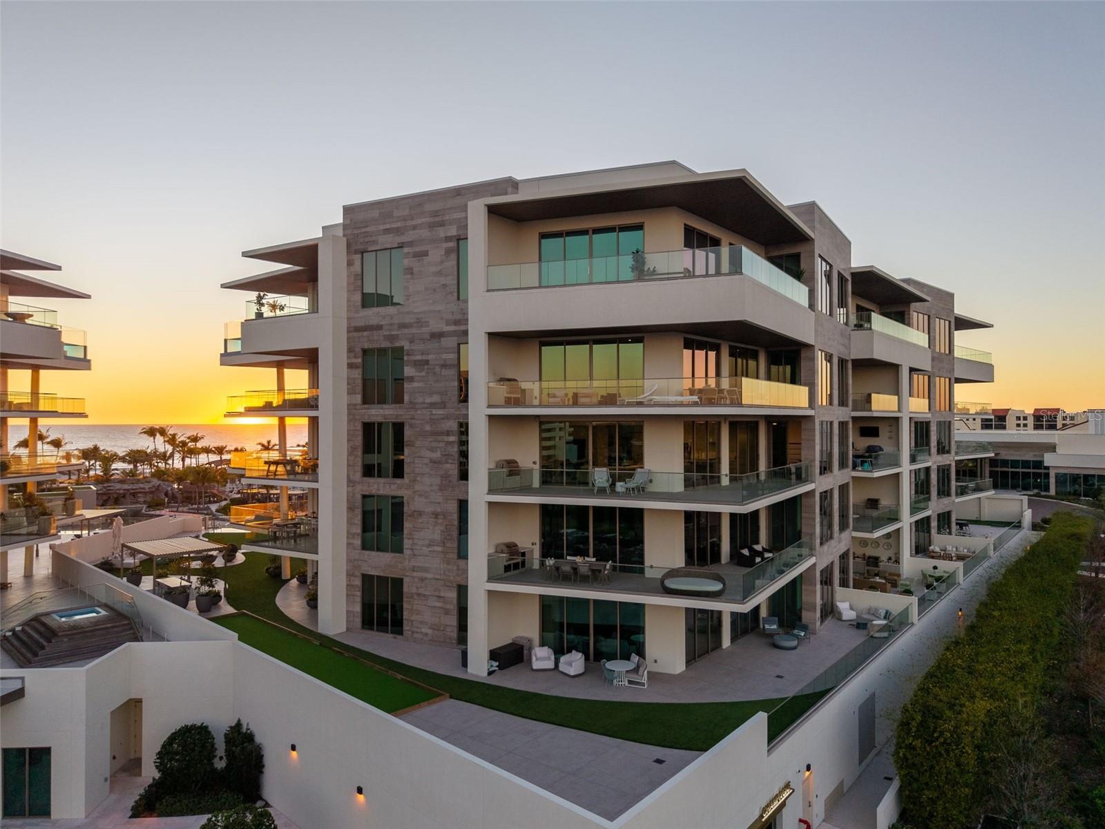 Image 4 of 88 For 1591 Gulf Of Mexico Drive 412