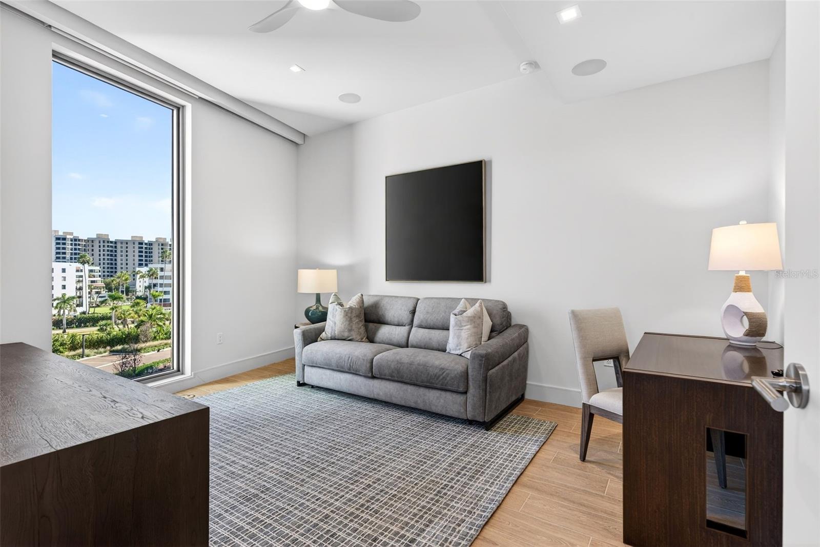 Image 40 of 88 For 1591 Gulf Of Mexico Drive 412