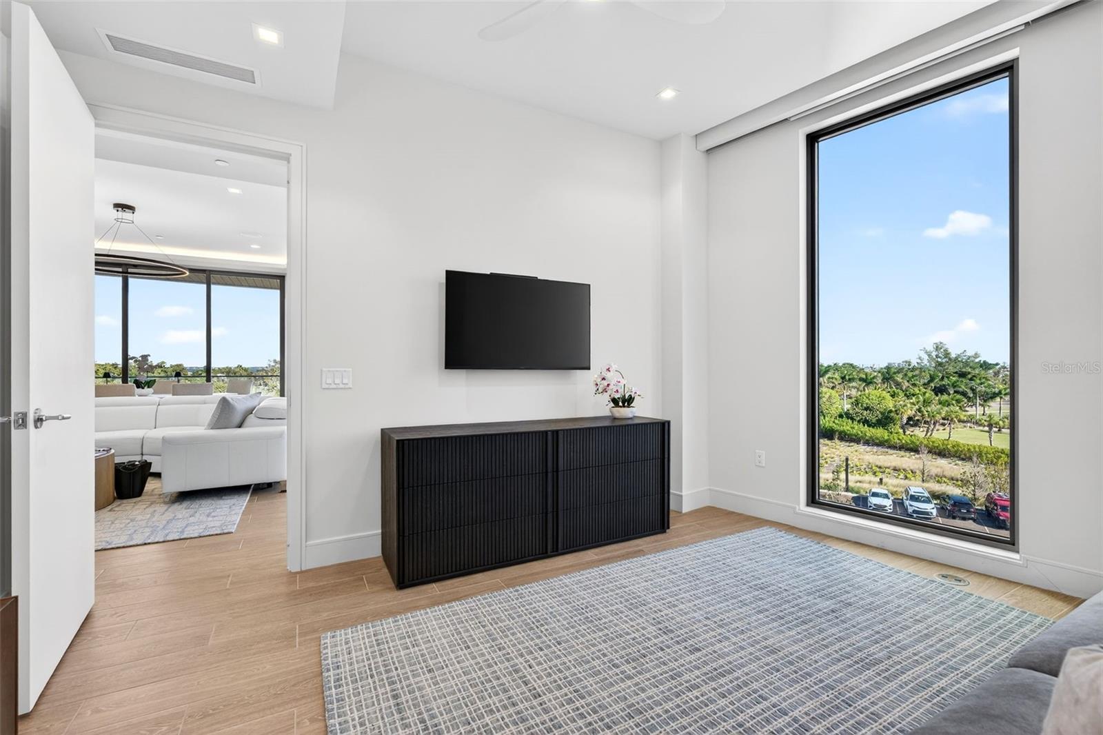 Image 42 of 88 For 1591 Gulf Of Mexico Drive 412