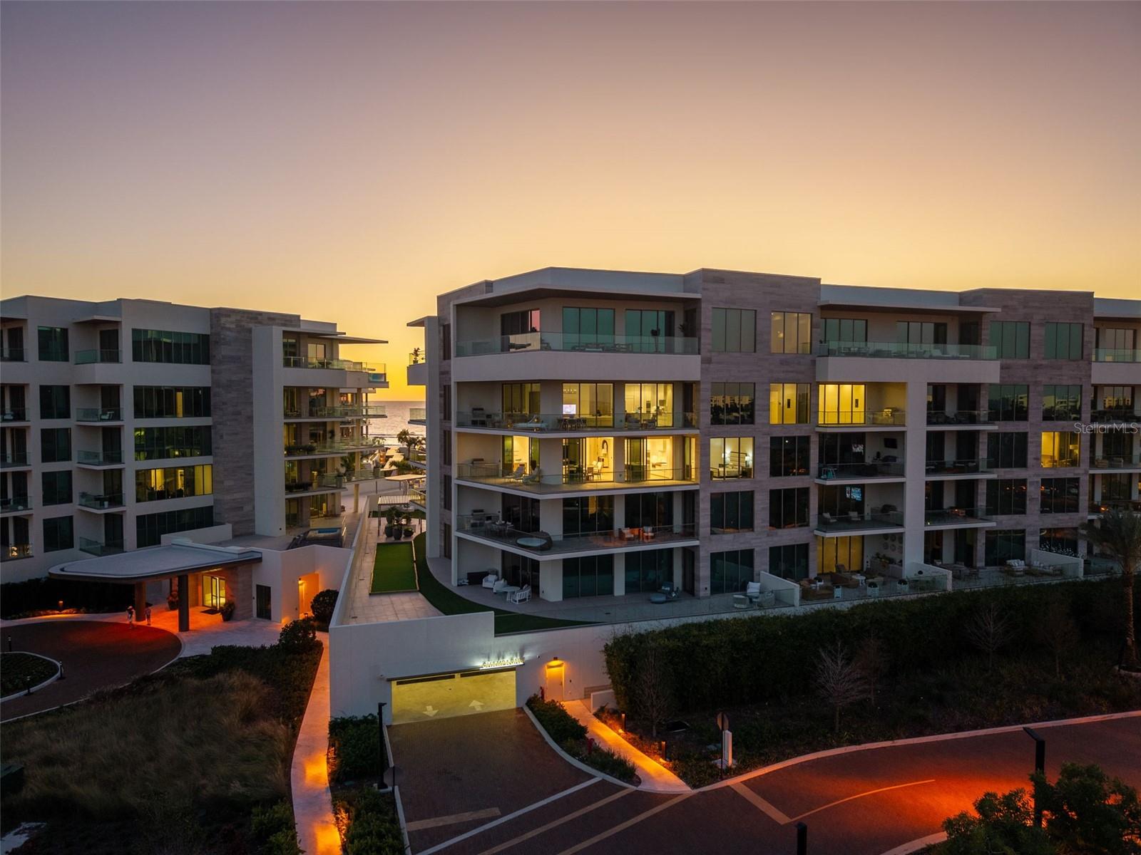 Image 51 of 88 For 1591 Gulf Of Mexico Drive 412