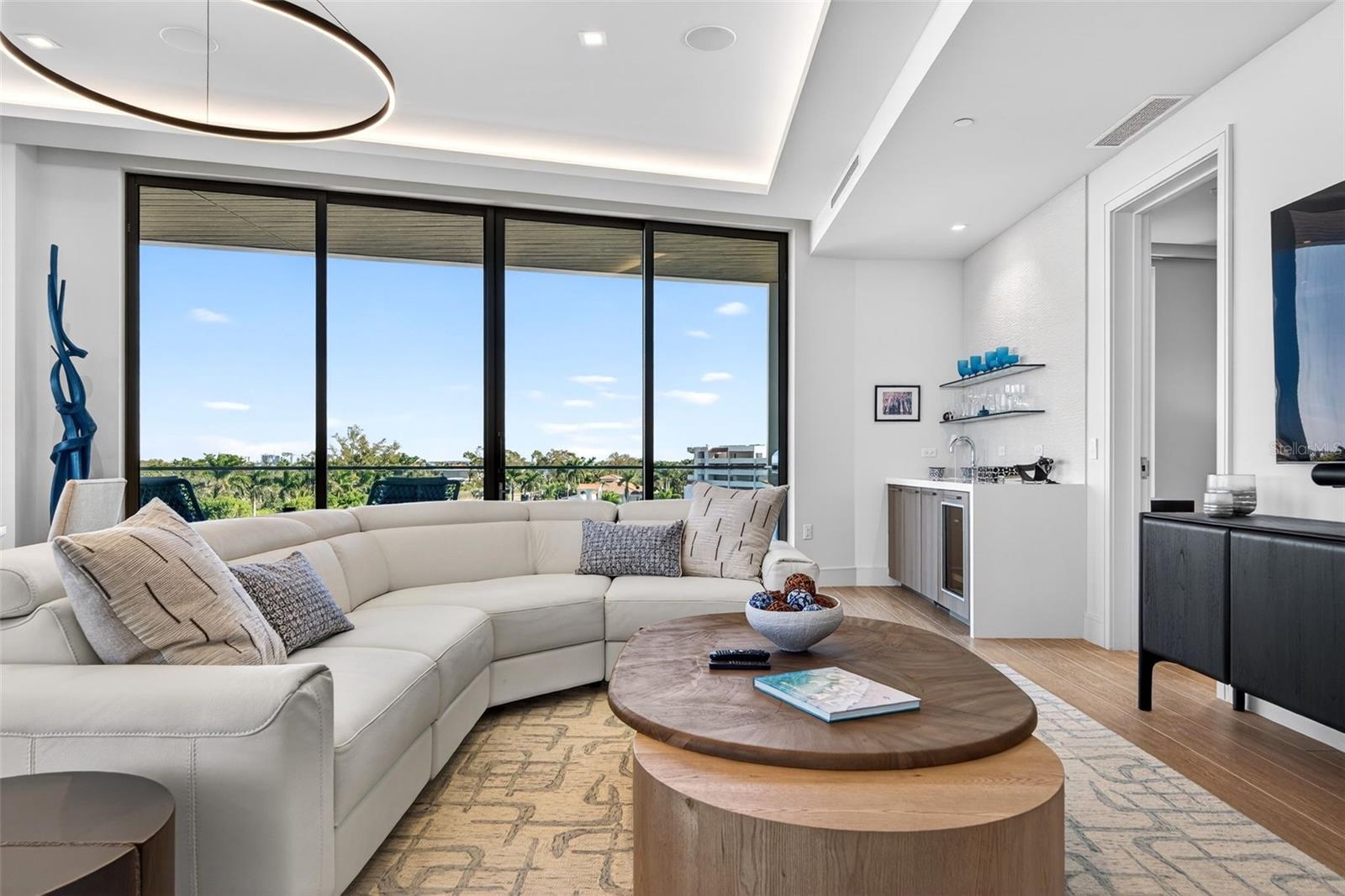 Image 6 of 88 For 1591 Gulf Of Mexico Drive 412