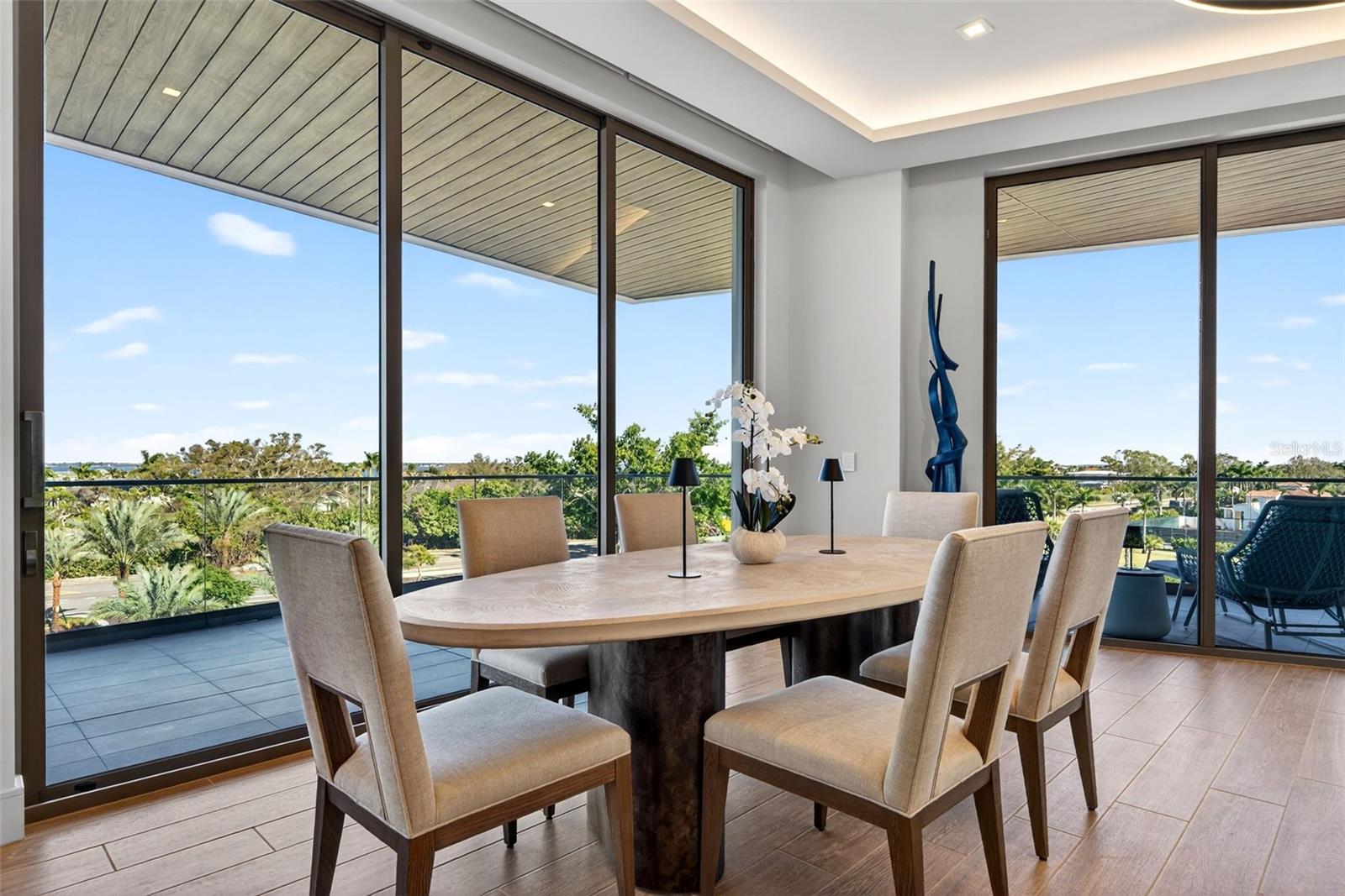 Image 9 of 88 For 1591 Gulf Of Mexico Drive 412