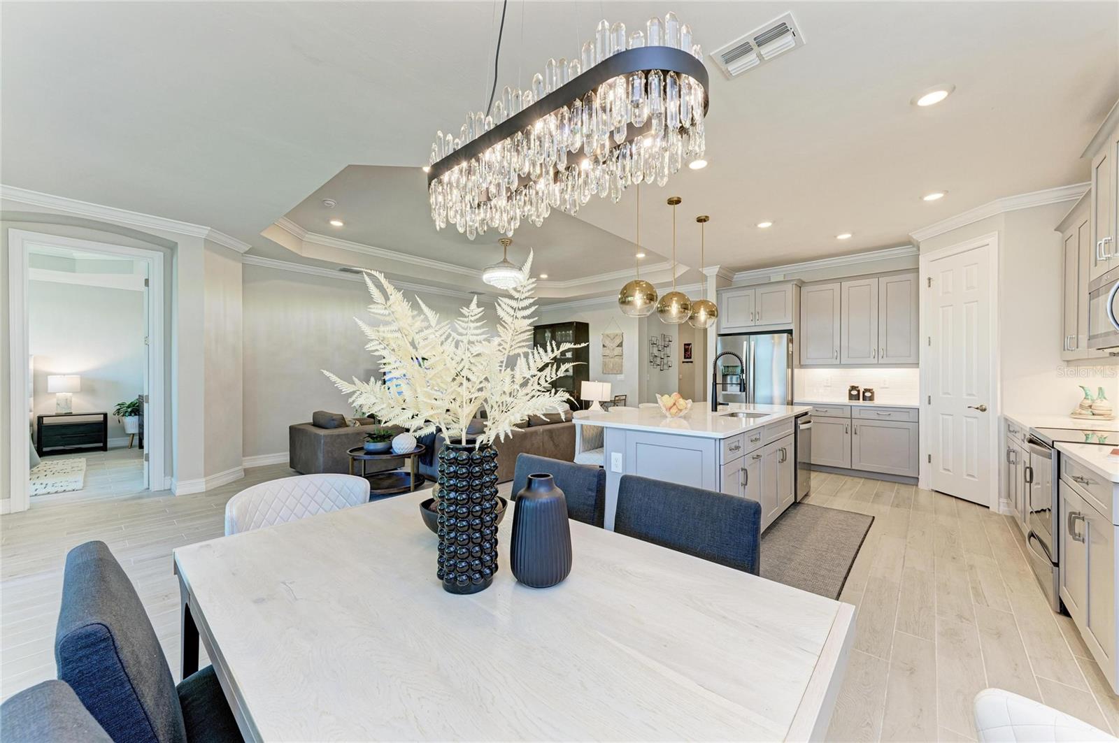 Image 17 of 88 For 576 Ravello Boulevard