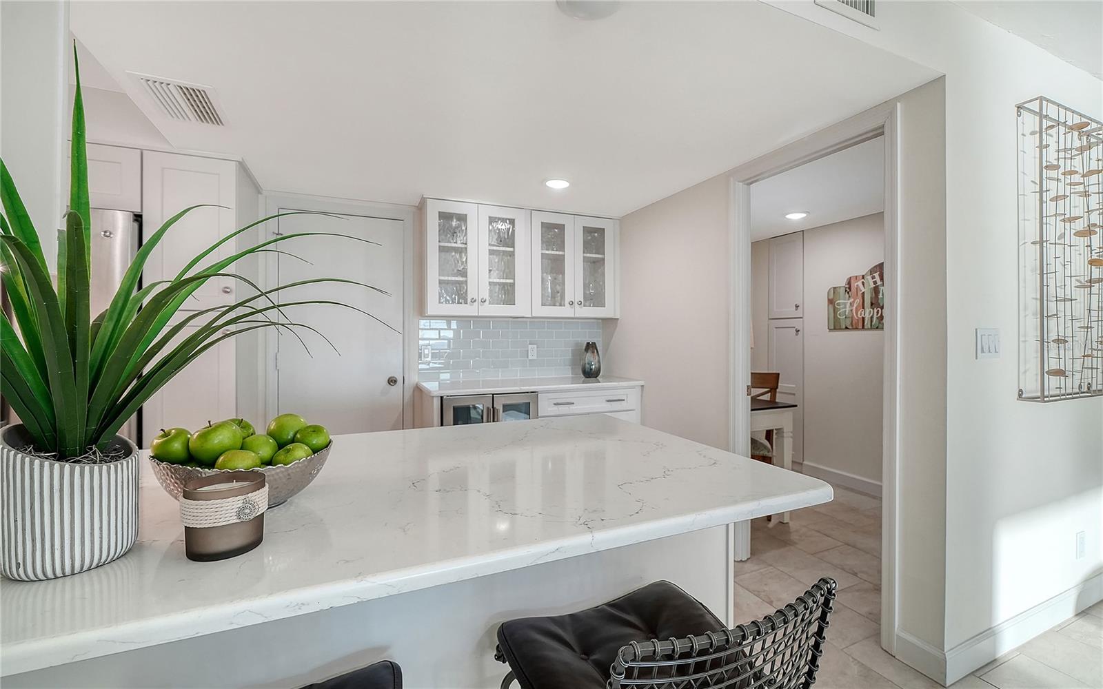 Image 18 of 50 For 1750 Benjamin Franklin Drive 9c