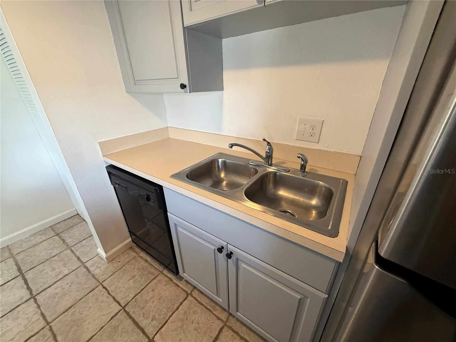 Image 7 of 20 For 2632 Hidden Lake Drive N H