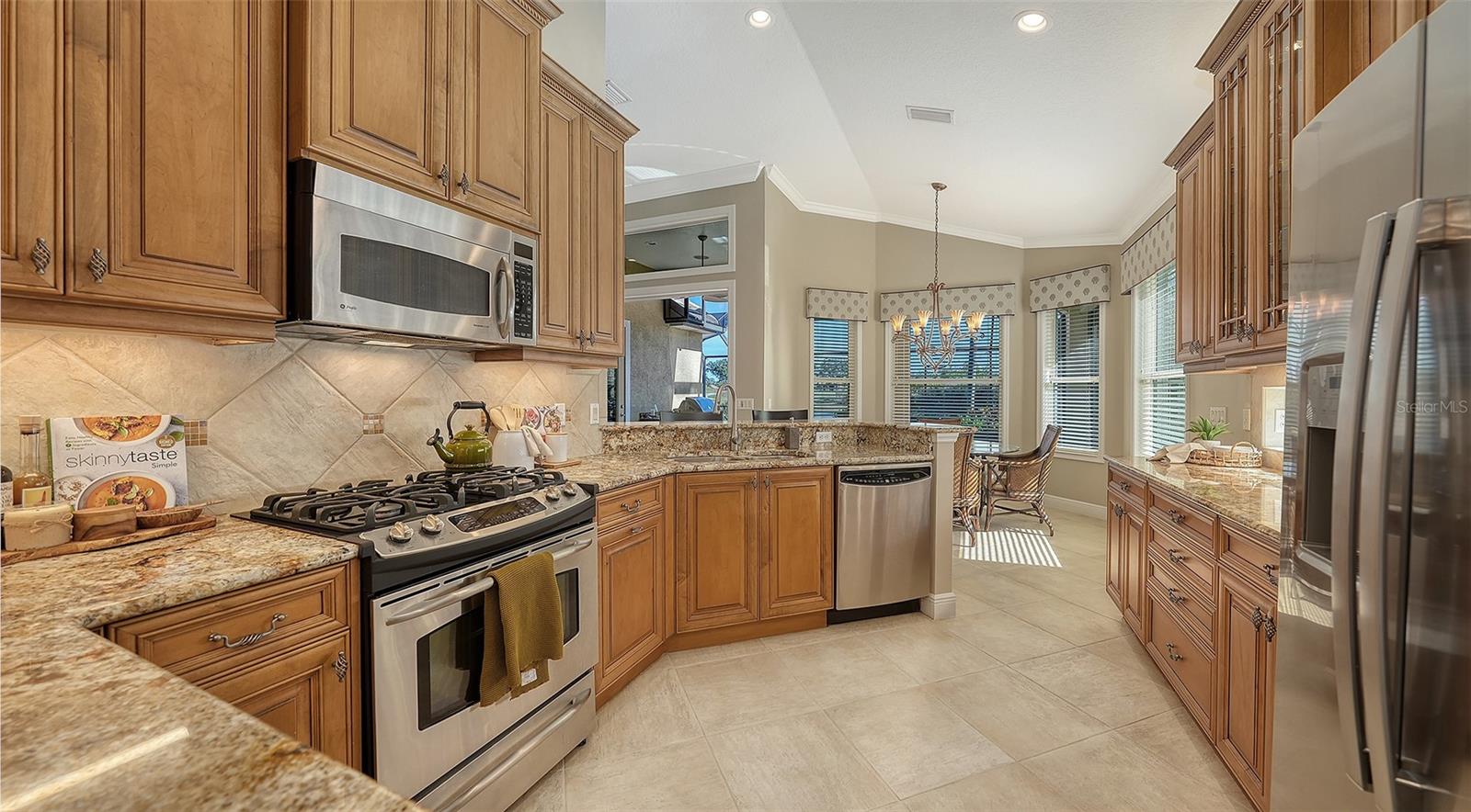 Image 19 of 62 For 7325 Lake Forest Glen