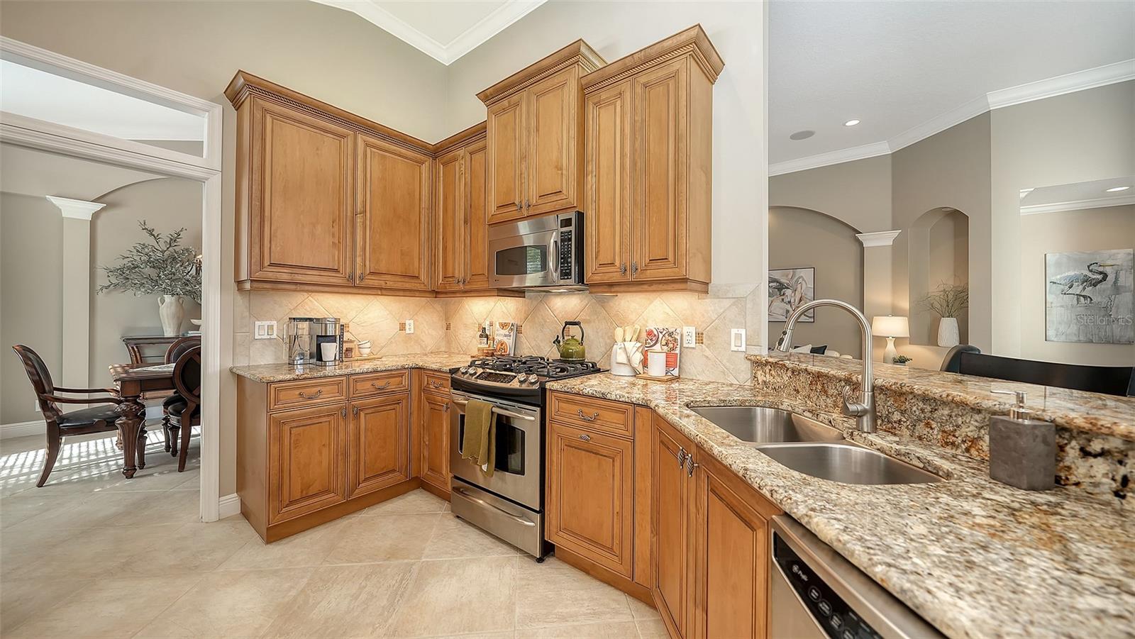 Image 20 of 62 For 7325 Lake Forest Glen