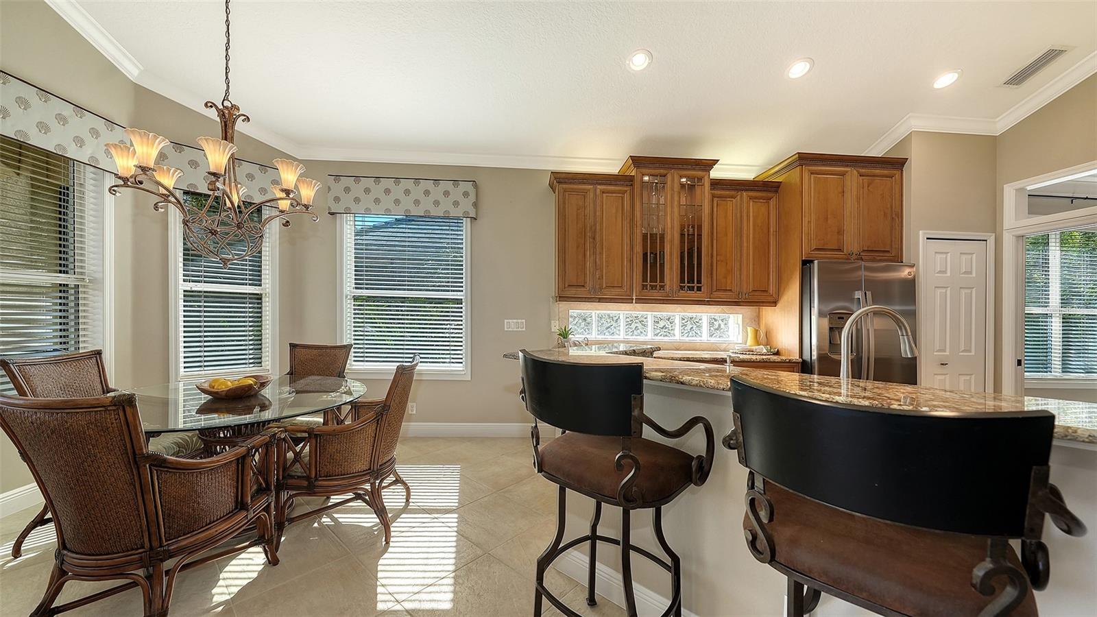 Image 21 of 62 For 7325 Lake Forest Glen