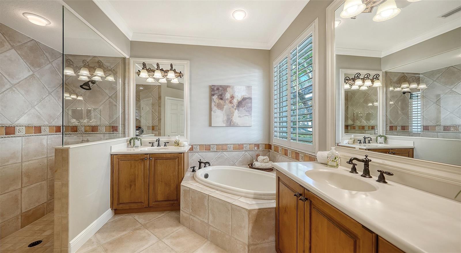 Image 27 of 62 For 7325 Lake Forest Glen