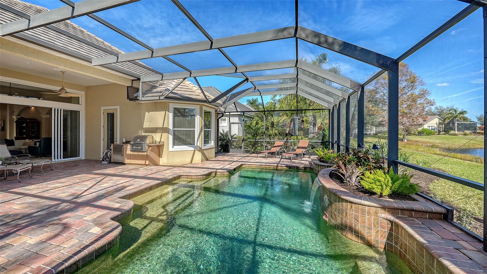 Image 42 of 62 For 7325 Lake Forest Glen