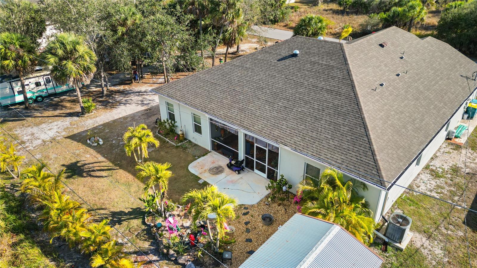 Image 5 of 38 For 17265 Gulfspray Circle