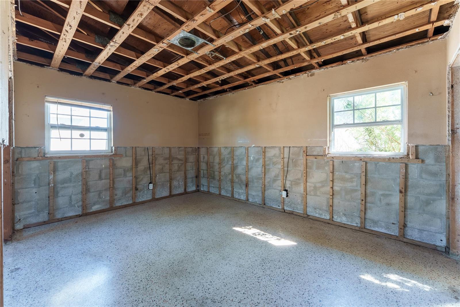 Image 17 of 24 For 3307 Miami Place