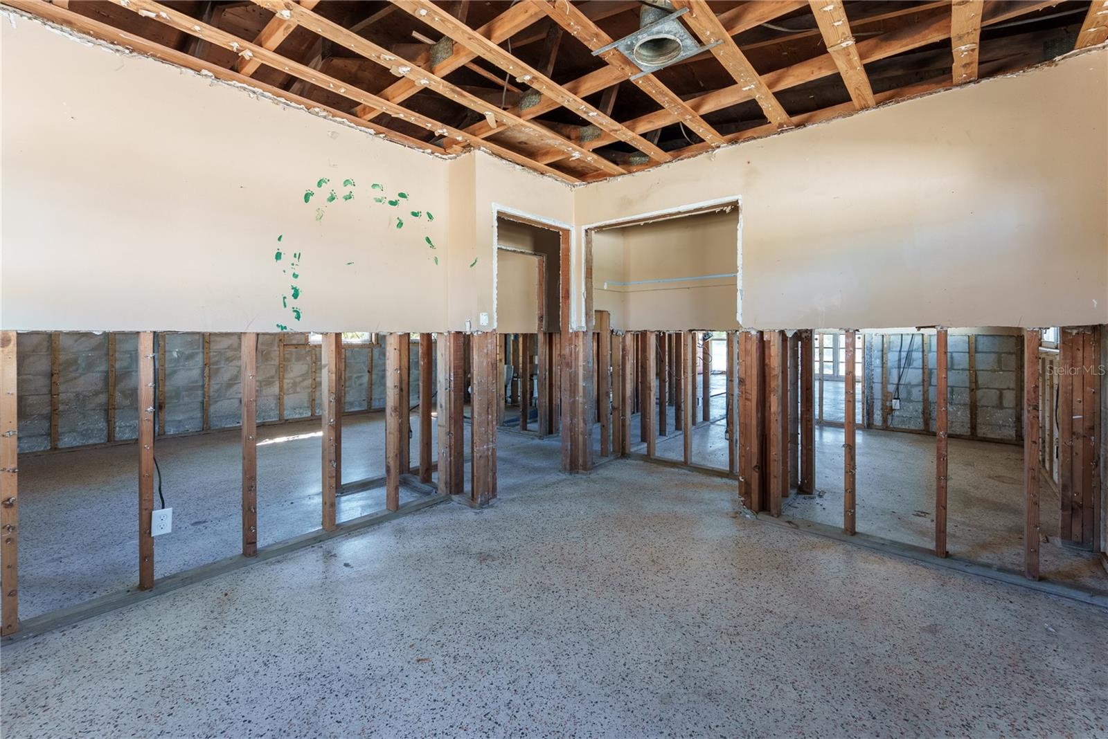 Image 21 of 24 For 3307 Miami Place