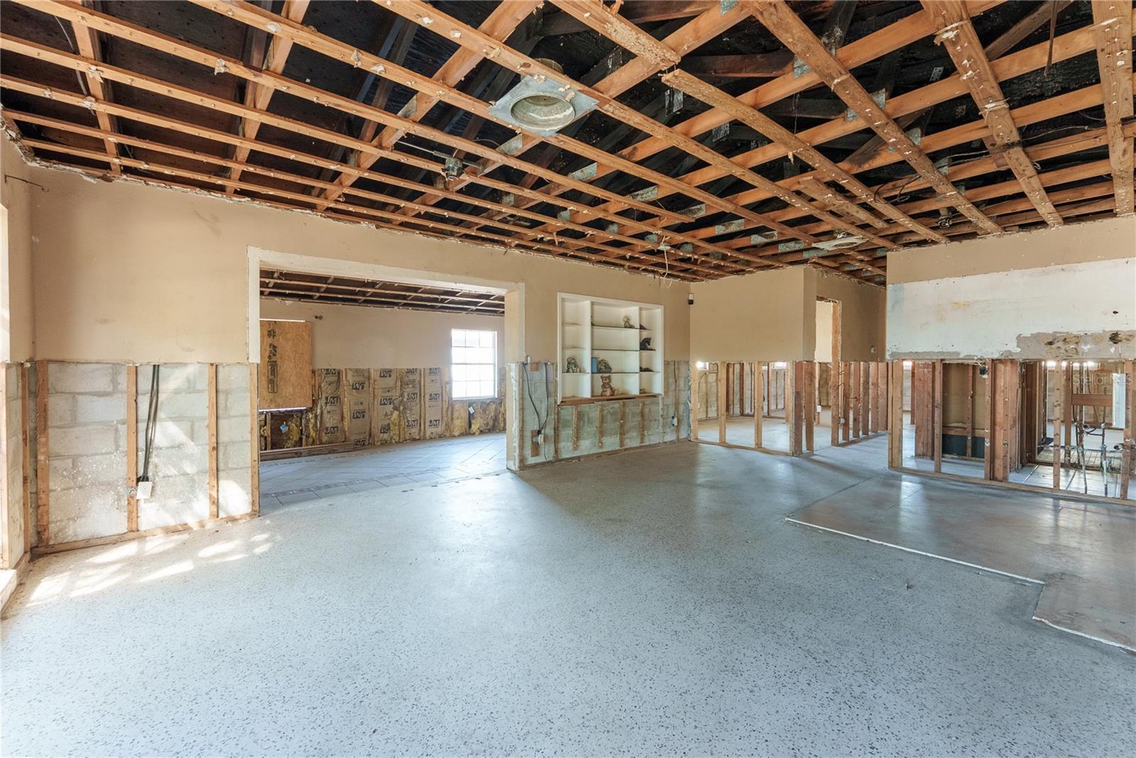 Image 3 of 24 For 3307 Miami Place