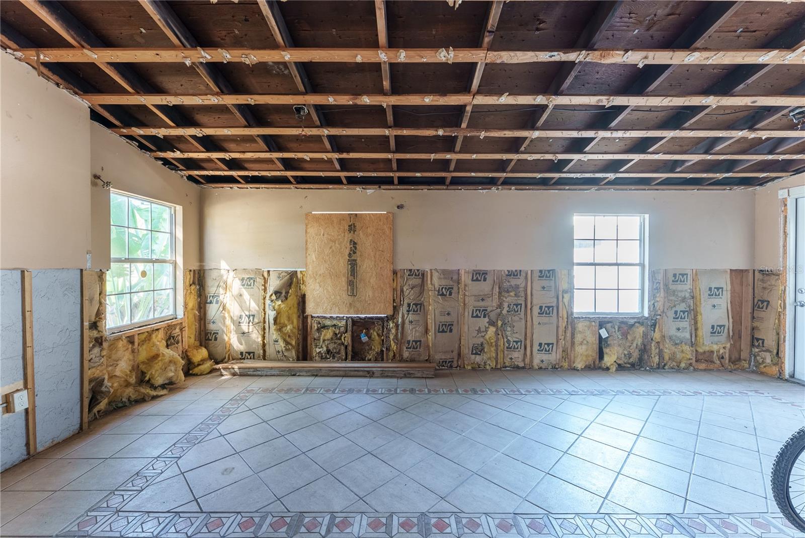 Image 7 of 24 For 3307 Miami Place