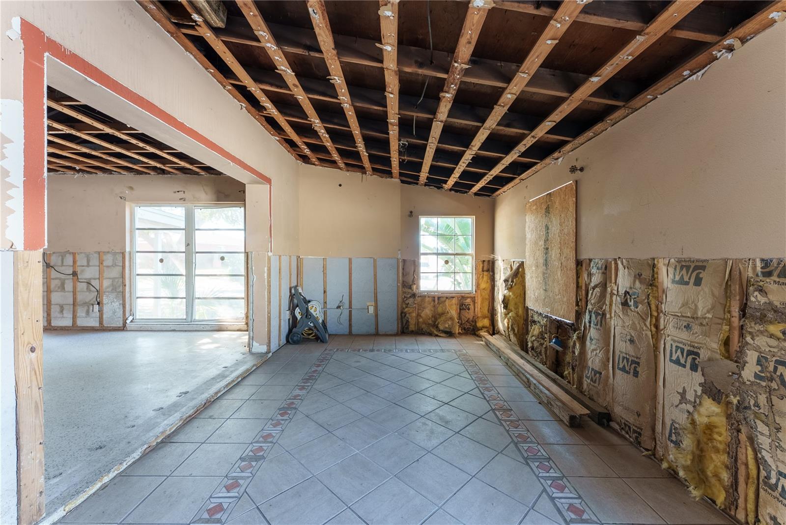 Image 9 of 24 For 3307 Miami Place