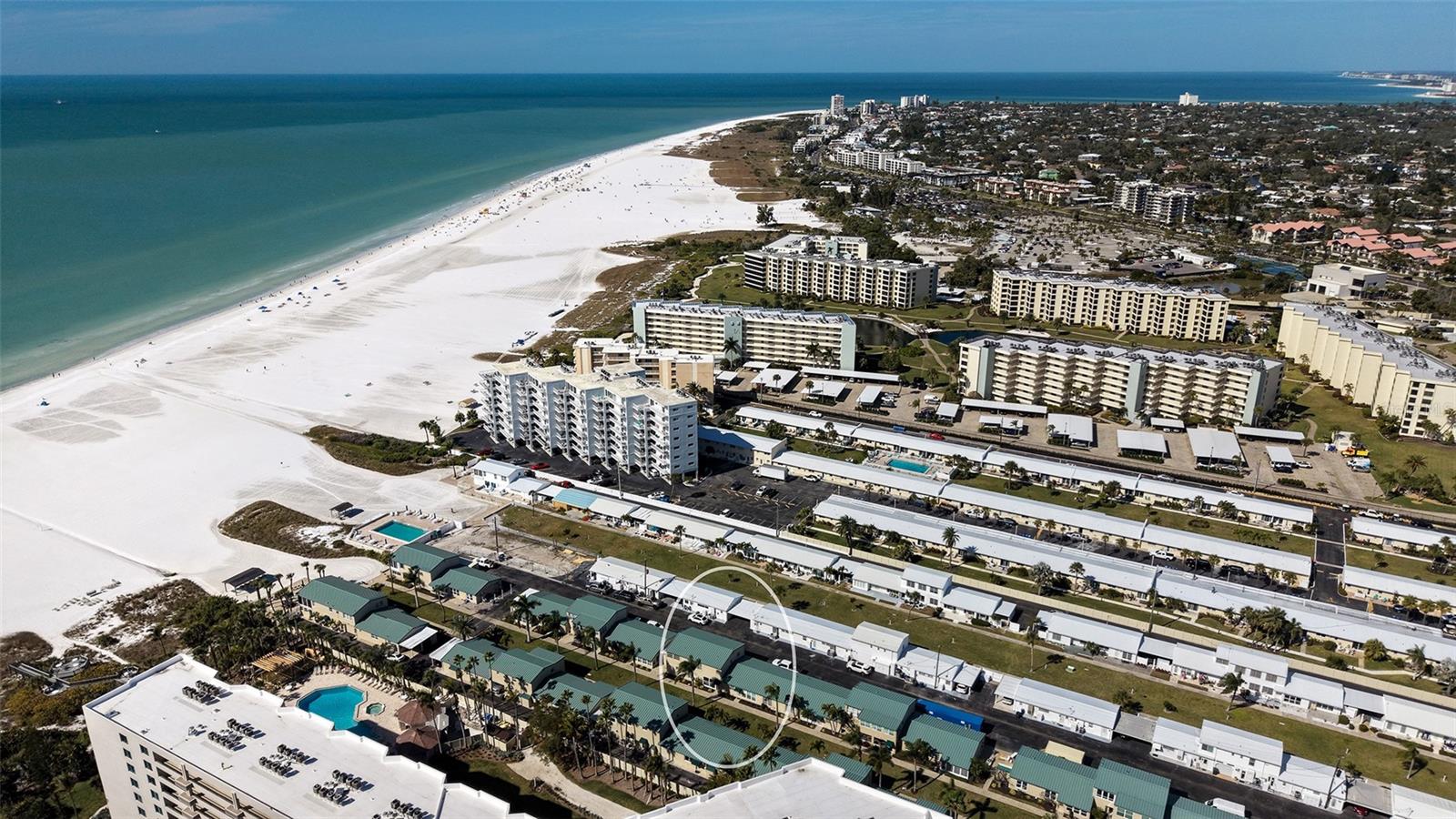 Image 28 of 33 For 5860 Midnight Pass Road 40