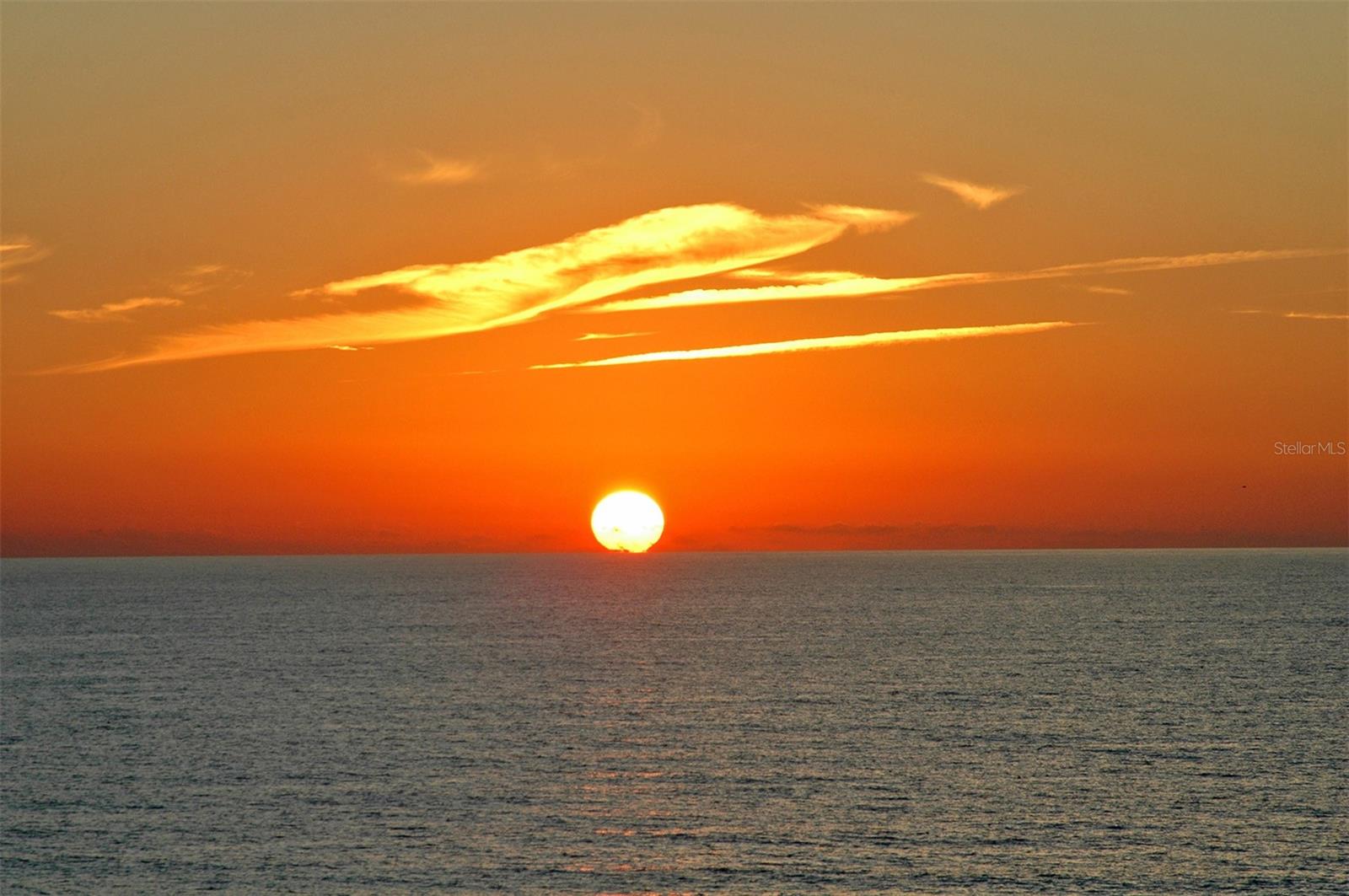 Image 30 of 33 For 5860 Midnight Pass Road 40