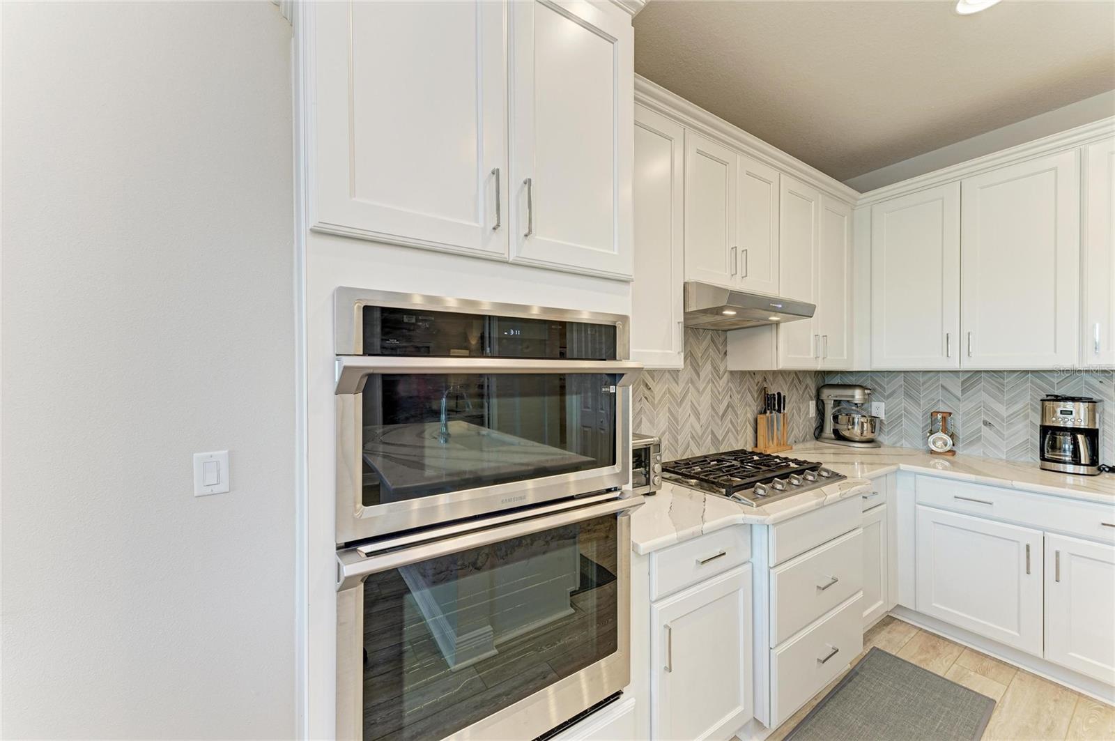 Image 10 of 42 For 164 Van Gogh Cove