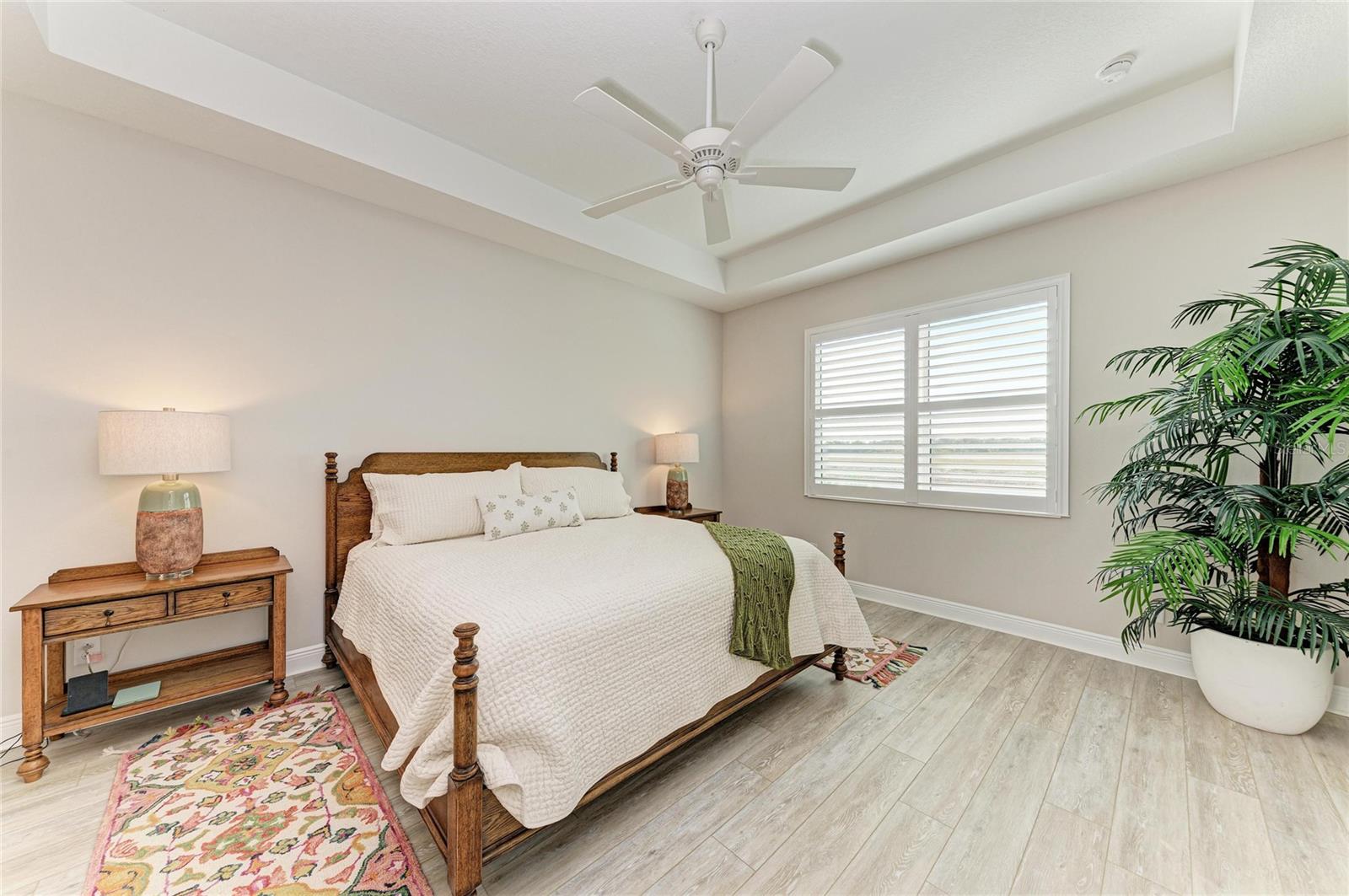 Image 17 of 42 For 164 Van Gogh Cove