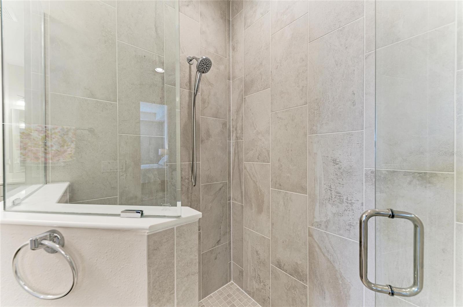 Image 23 of 42 For 164 Van Gogh Cove