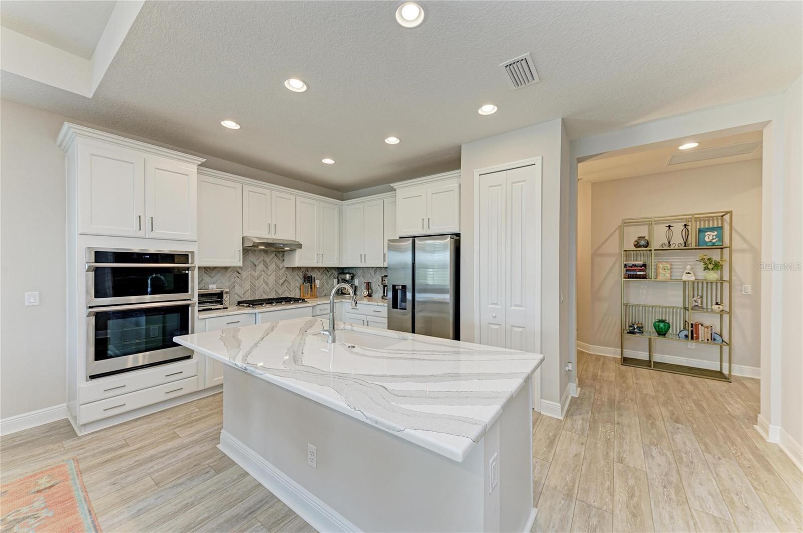 Image 5 of 42 For 164 Van Gogh Cove