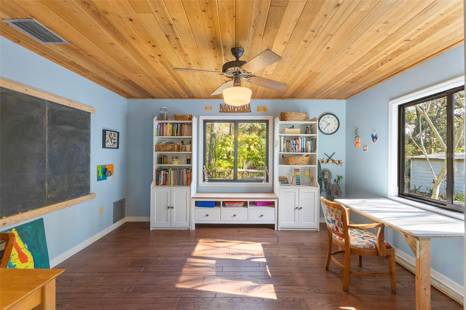 Image 21 of 72 For 6950 El Dorado Drive