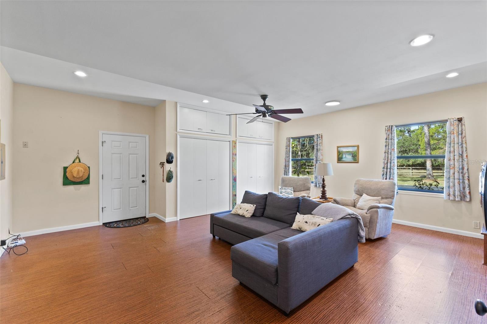 Image 33 of 72 For 6950 El Dorado Drive