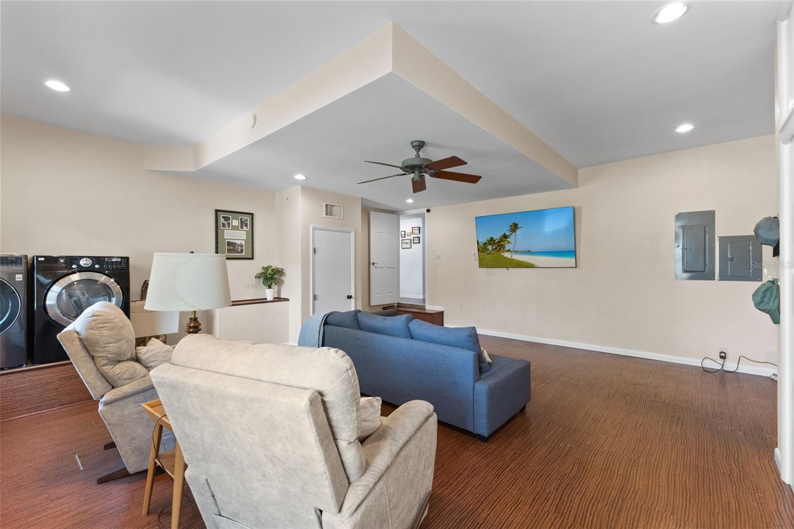 Image 34 of 72 For 6950 El Dorado Drive