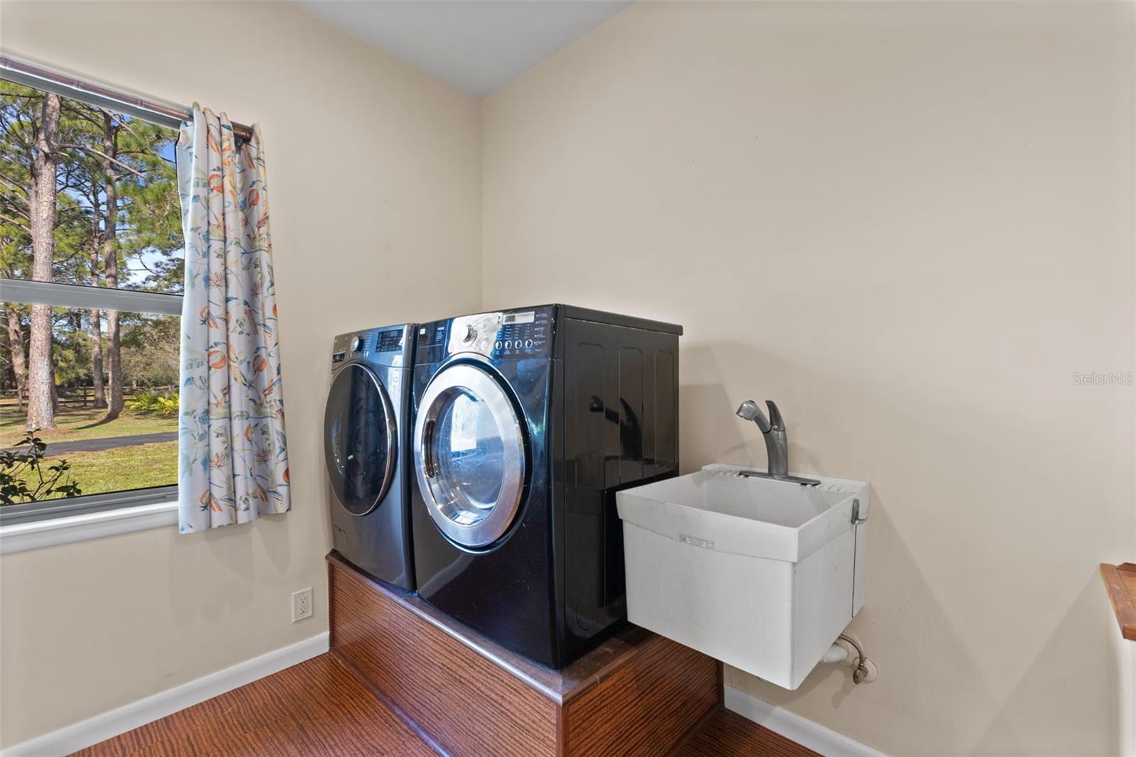 Image 35 of 72 For 6950 El Dorado Drive