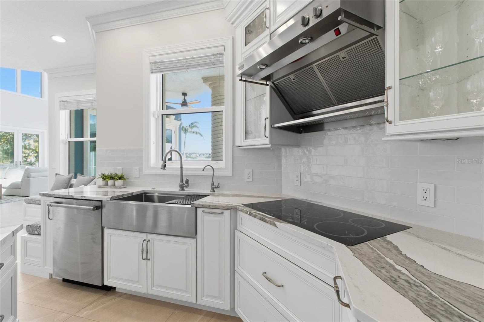 Image 13 of 60 For 144 Casey Key Road