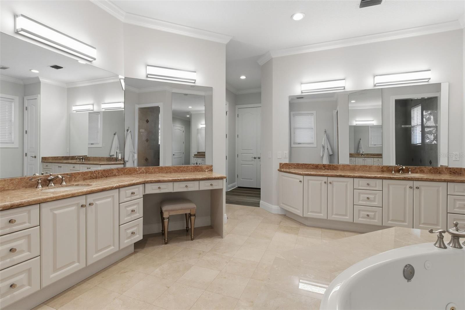 Image 43 of 60 For 144 Casey Key Road