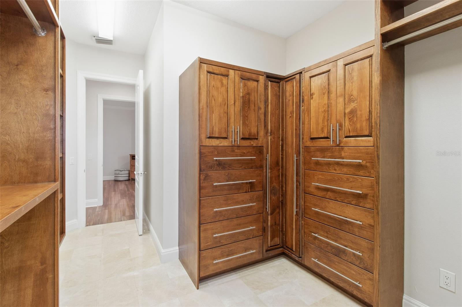 Image 44 of 60 For 144 Casey Key Road