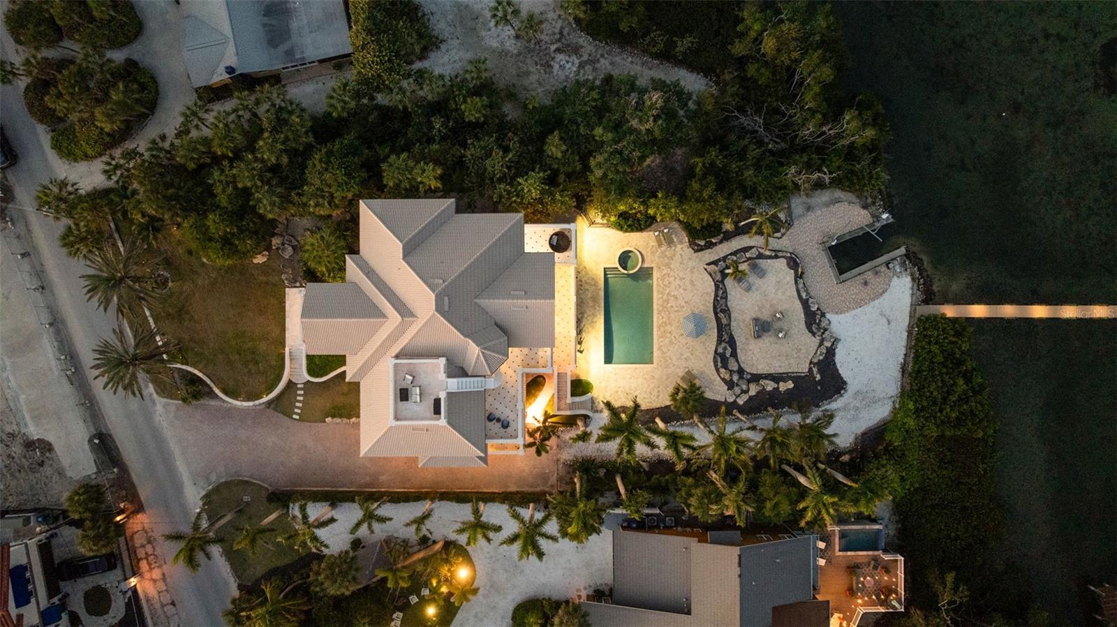 Image 52 of 60 For 144 Casey Key Road