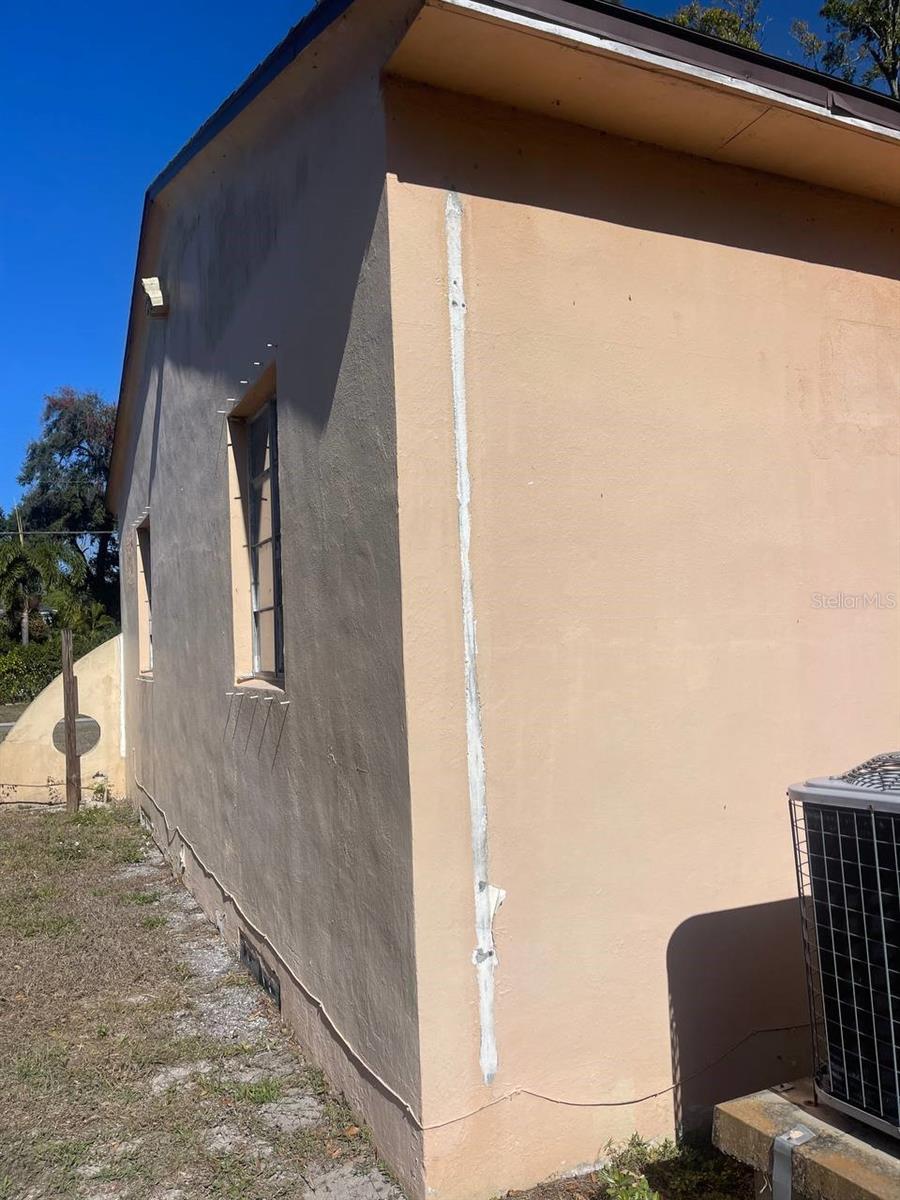 Image 8 of 24 For 1900 26th Avenue N