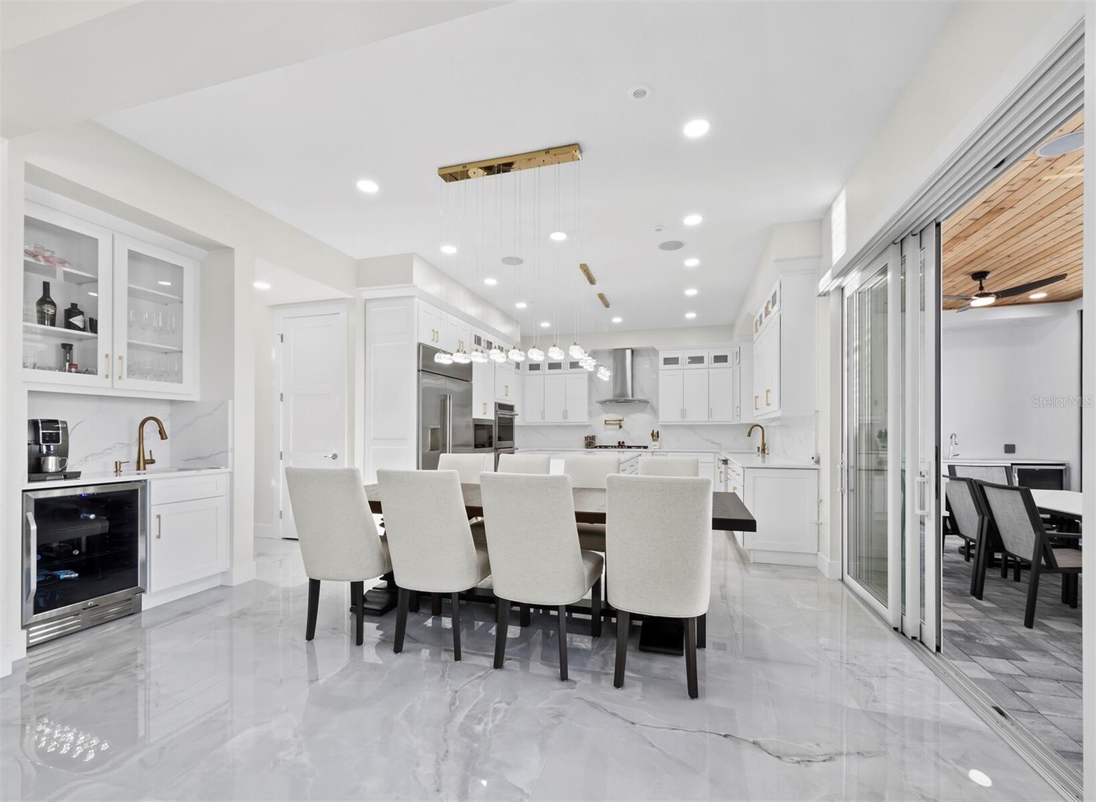 Image 12 of 55 For 635 Jungle Queen Way