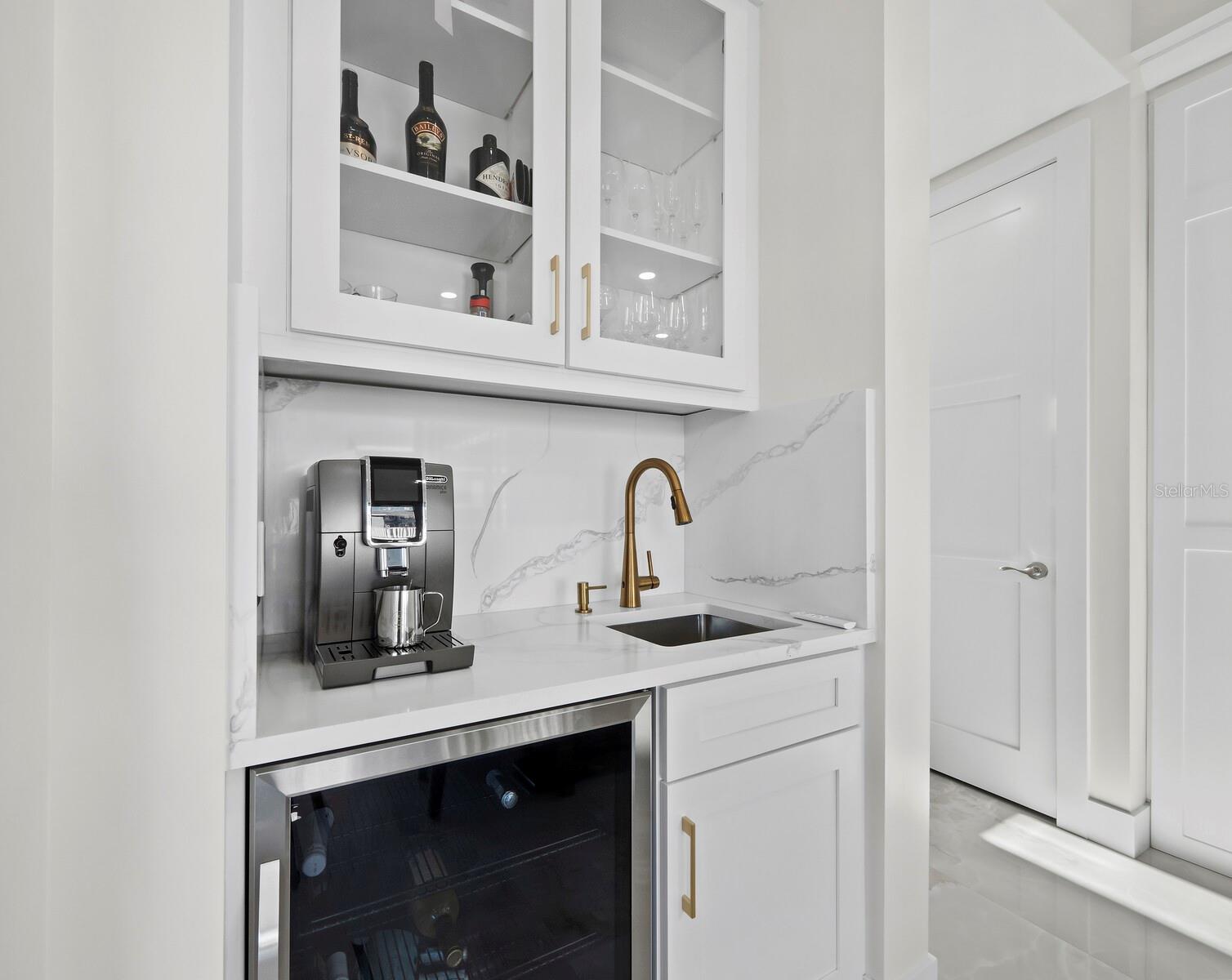 Image 14 of 55 For 635 Jungle Queen Way