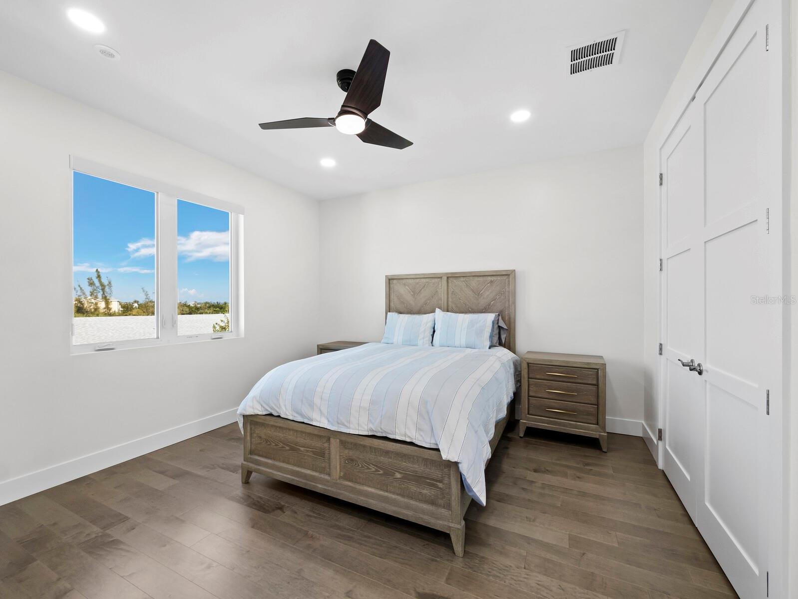 Image 38 of 55 For 635 Jungle Queen Way