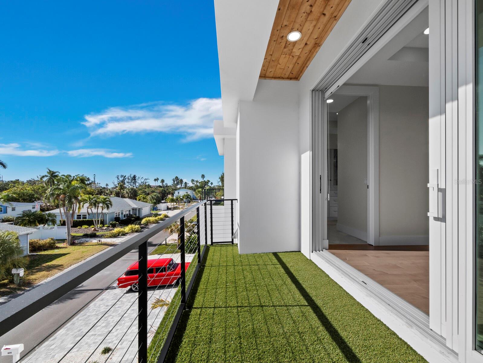 Image 42 of 55 For 635 Jungle Queen Way