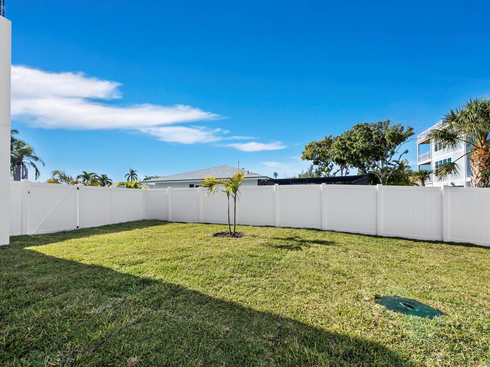 Image 45 of 55 For 635 Jungle Queen Way