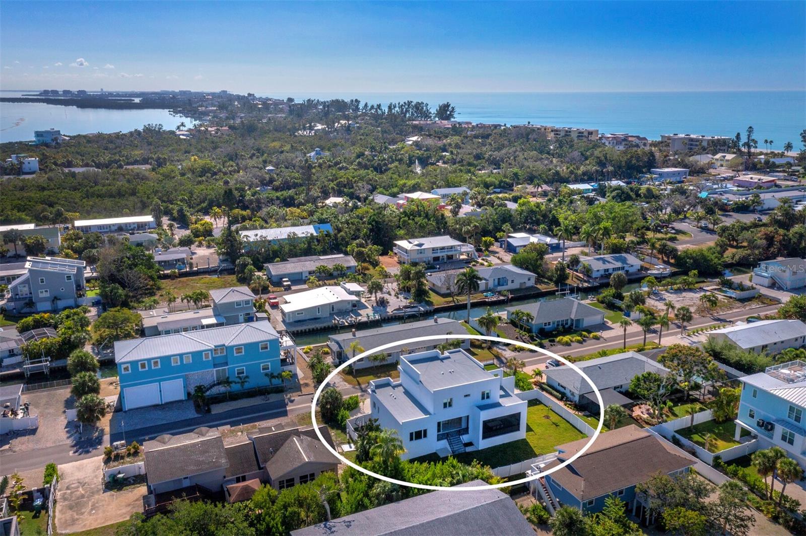 Image 5 of 55 For 635 Jungle Queen Way