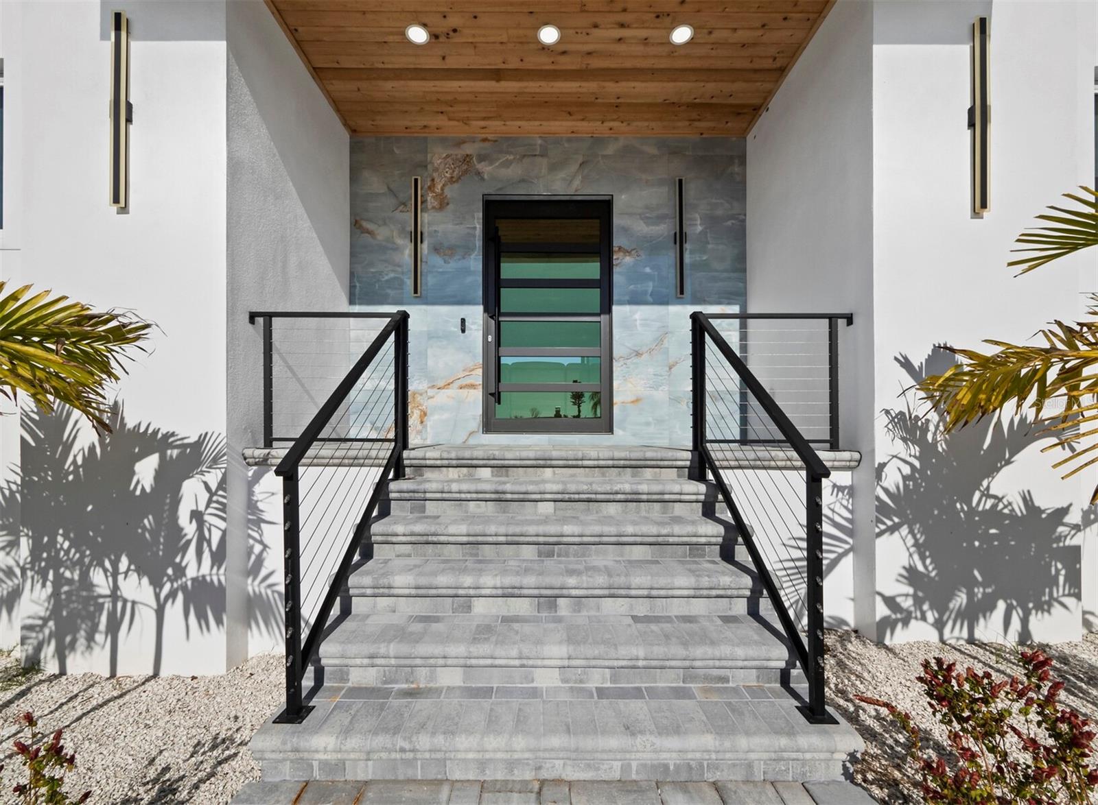 Image 6 of 55 For 635 Jungle Queen Way