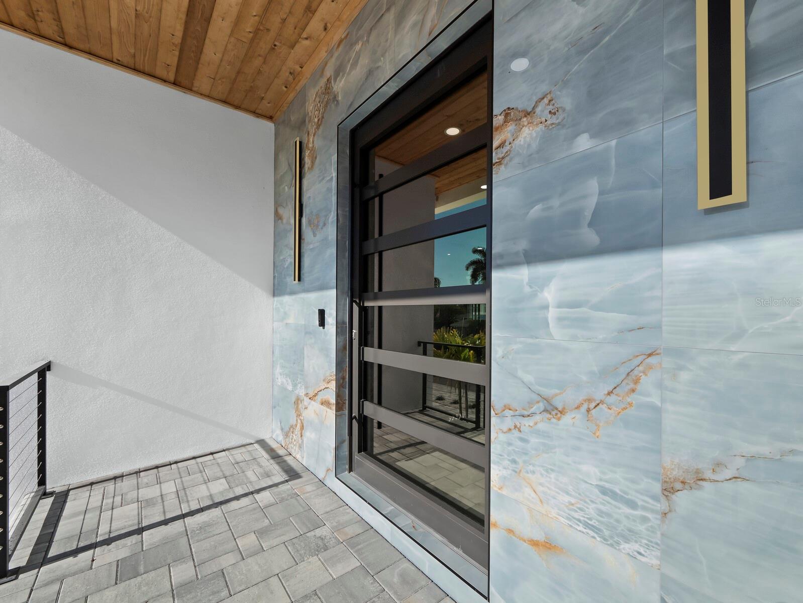 Image 7 of 55 For 635 Jungle Queen Way