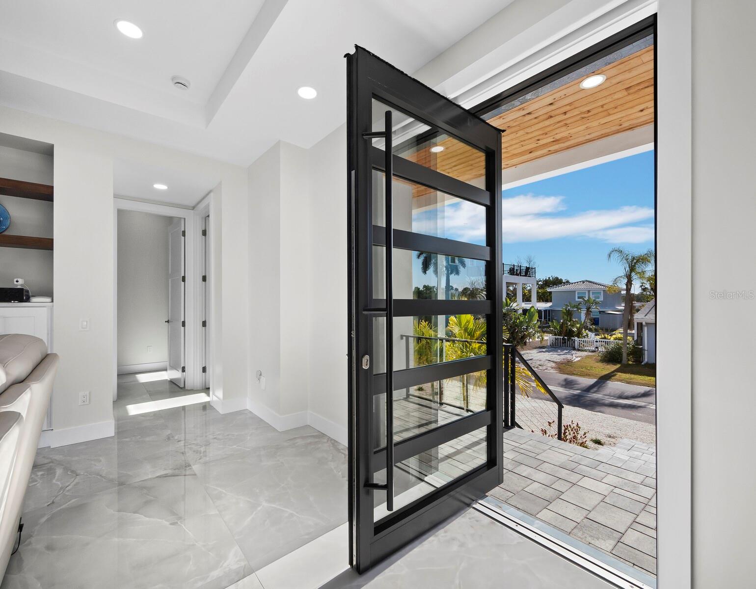 Image 8 of 55 For 635 Jungle Queen Way